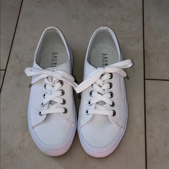 Ralph Lauren Classic White Sneakers Pristine Used Condition Size 7.5B - Picture 1 of 8